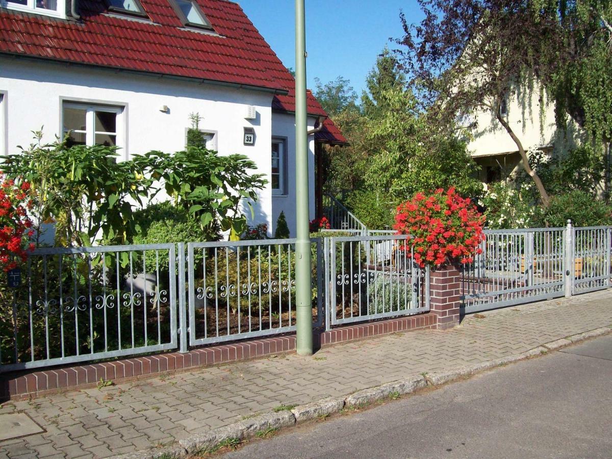 Cottage Near Centrum, Paradise Берлин Экстерьер фото